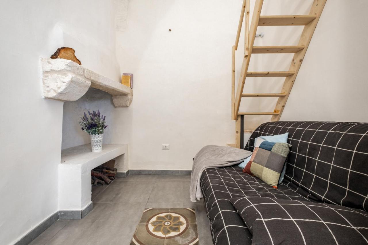 La Casa Nel Vico Pretty Apartment Ostuni Bagian luar foto